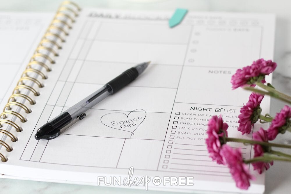 Money date scheduled on productivity planner, from Fun Cheap or Free